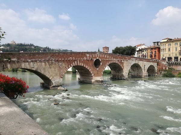 Formaggi E Salumi Gironda, Verona