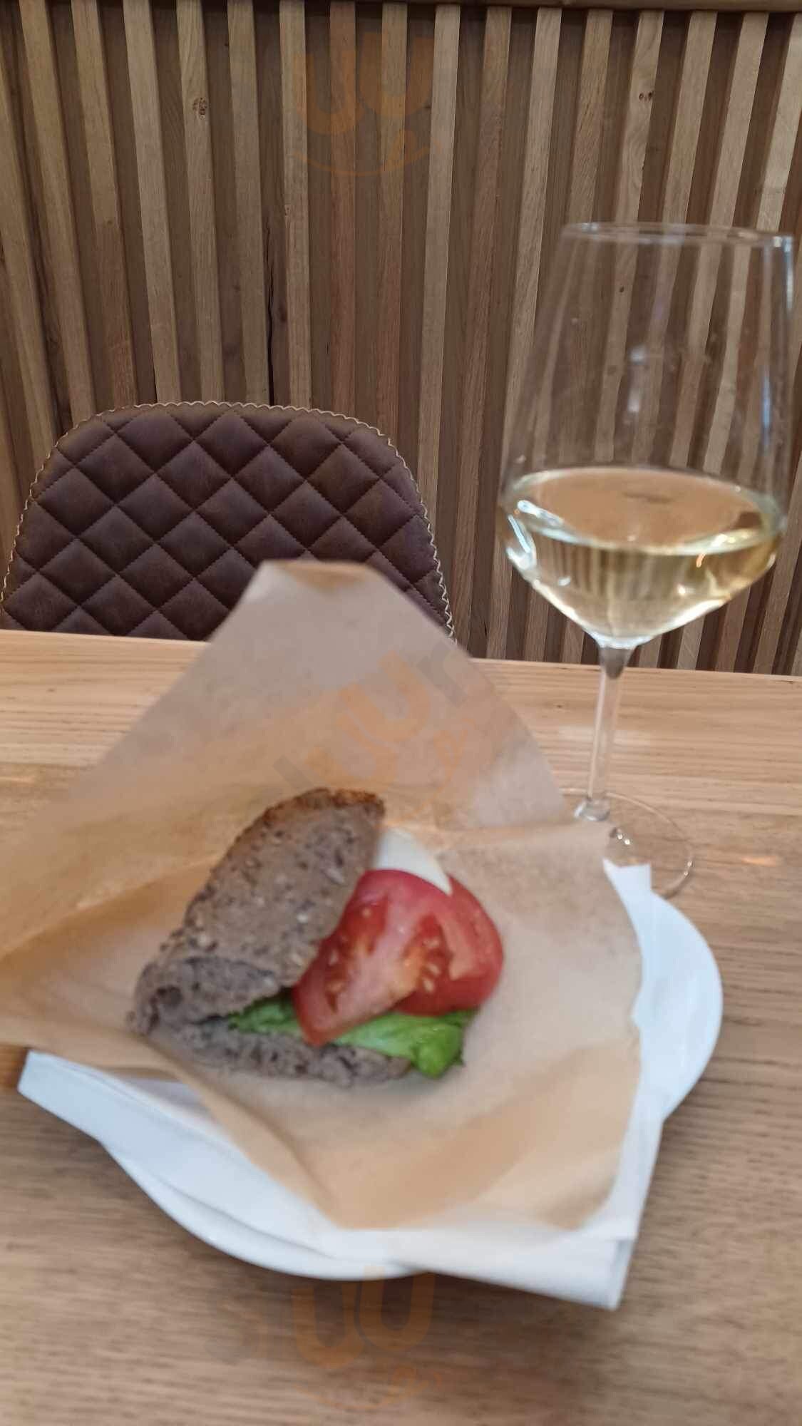 Foto 5 di Vino E Gusto Enoteca