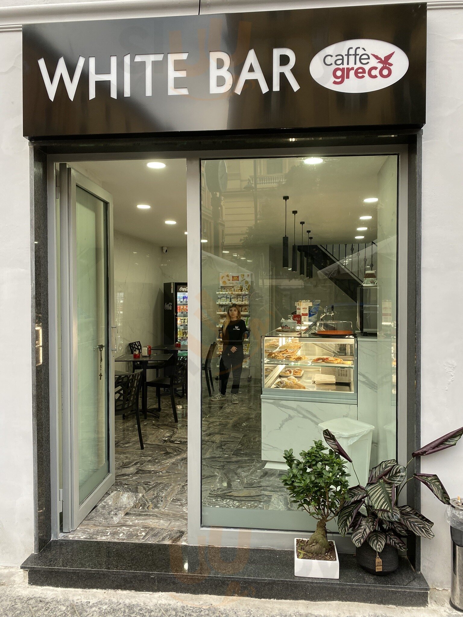 White Bar, Napoli