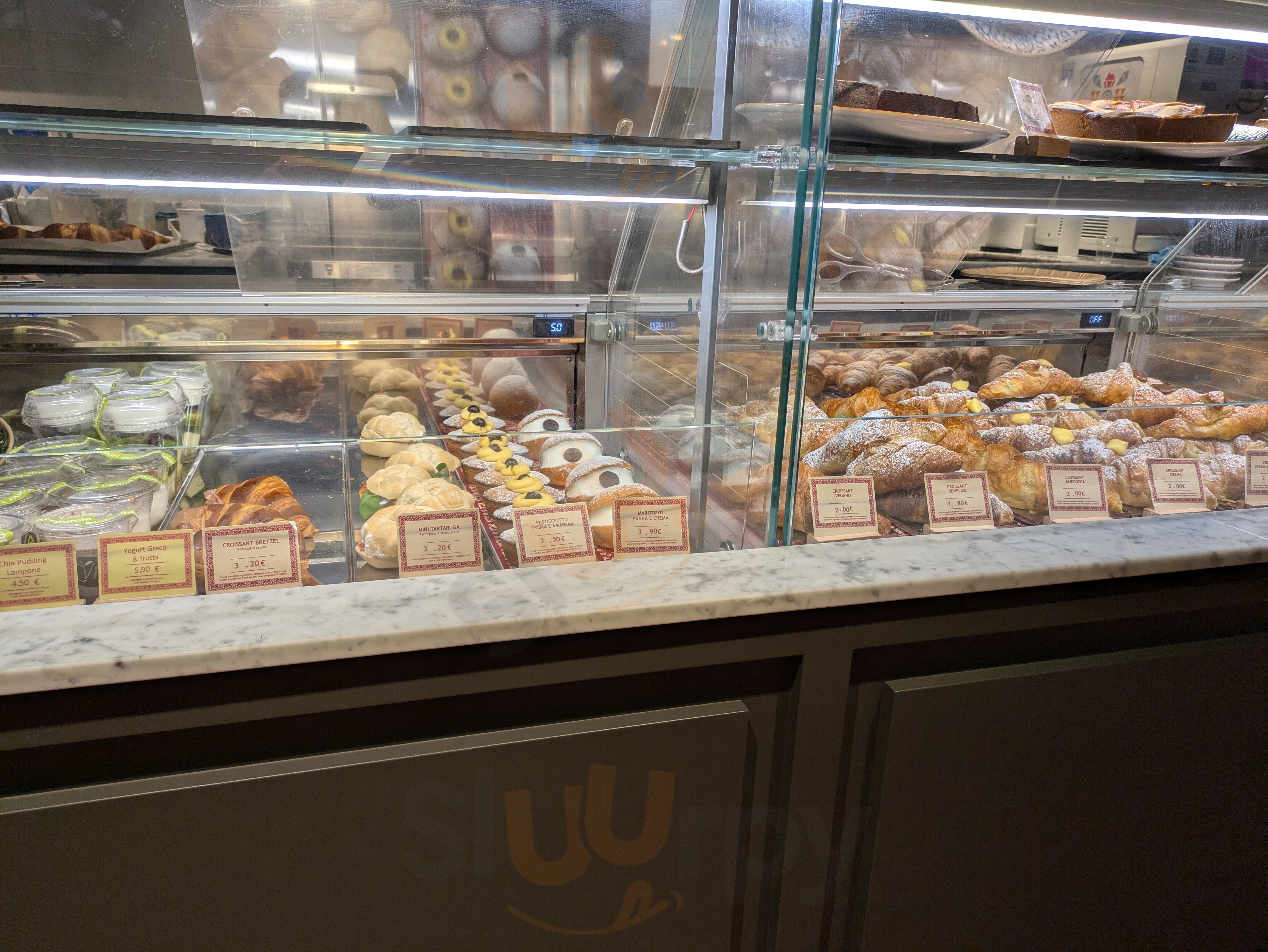 Foto 2 di Caffe Napoli