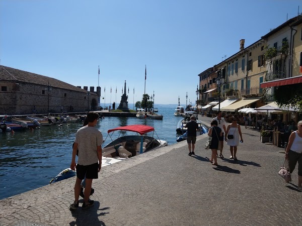 Enjoy Pub, Lazise