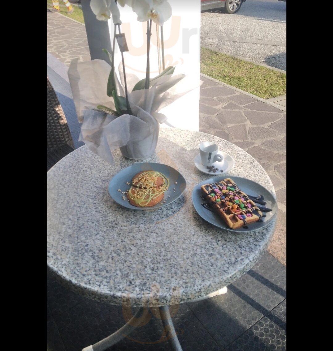 Foto 3 di Vives Coffee Bistrot & Wine