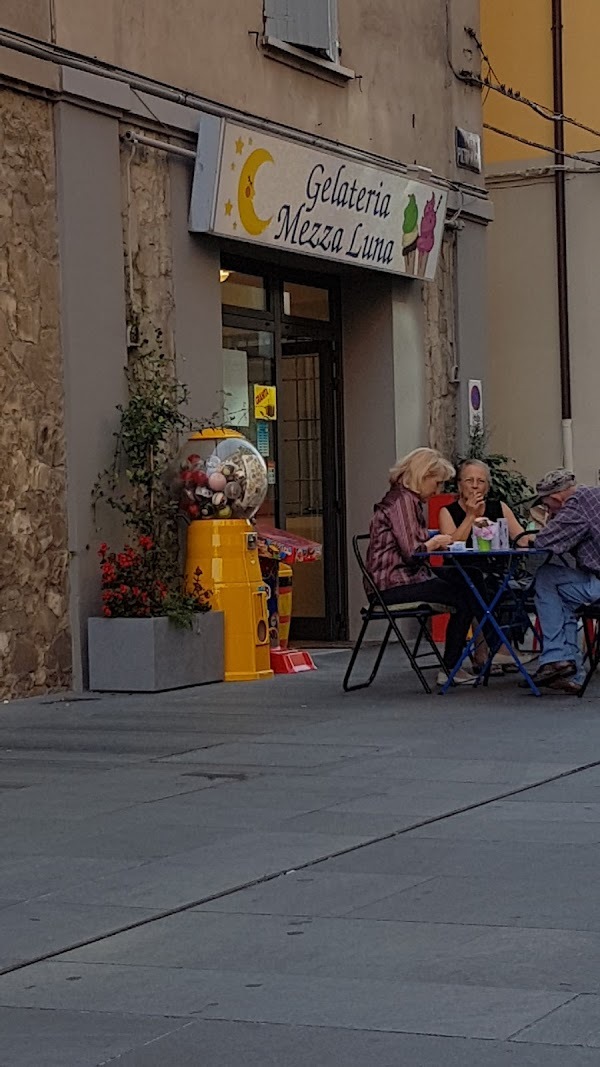 Gelateria Mezza Luna, Vignola