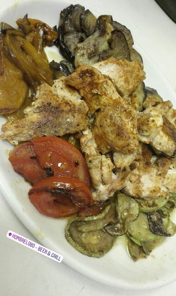 Hombrelobo Beer & Grill