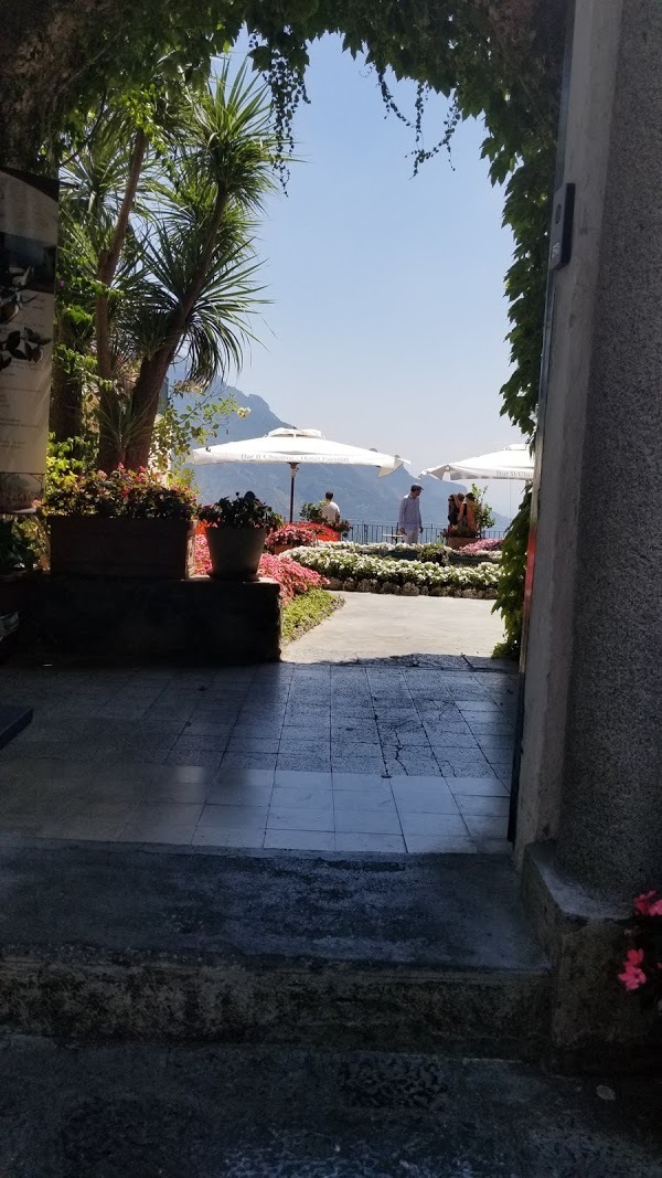 Si Sinas, Ravello