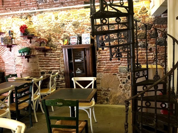 Restaurant/librio, Oristano