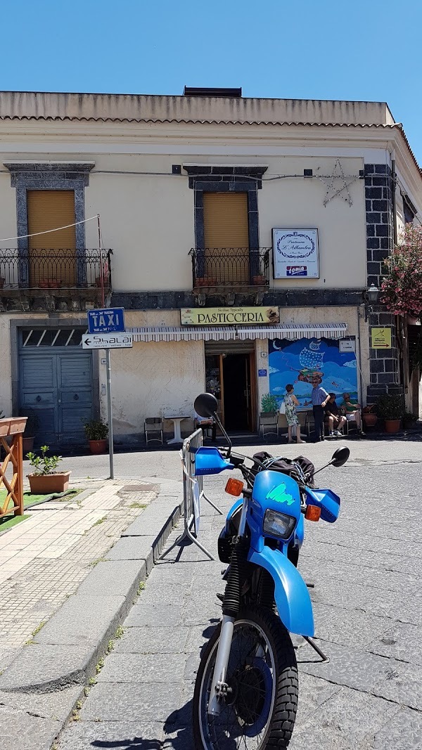 Pasticceria L'alhambra Di Rosaria Barone, Linguaglossa