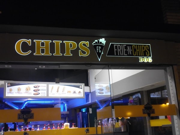 Chips Amsterdam Dog, Carrara