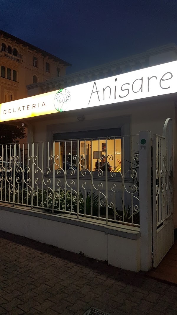 Anisare, Viareggio