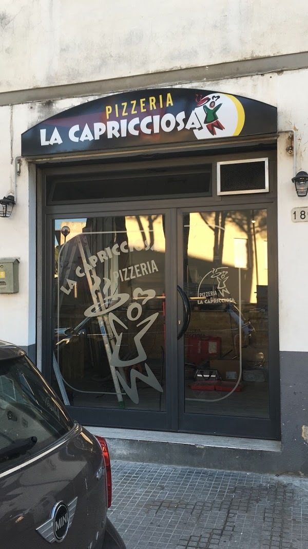 Pizzeria La Capricciosa Pizza A Taglio E Da Asporto, Cecina