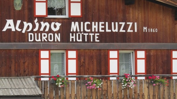 Rifugio Micheluzzi Restaurant, Campitello di Fassa