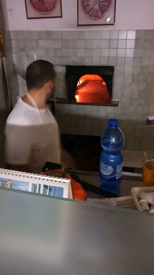 Pizzeria Da Asporto La Bottega Della Pizza Di Tria Davide, Mozzecane