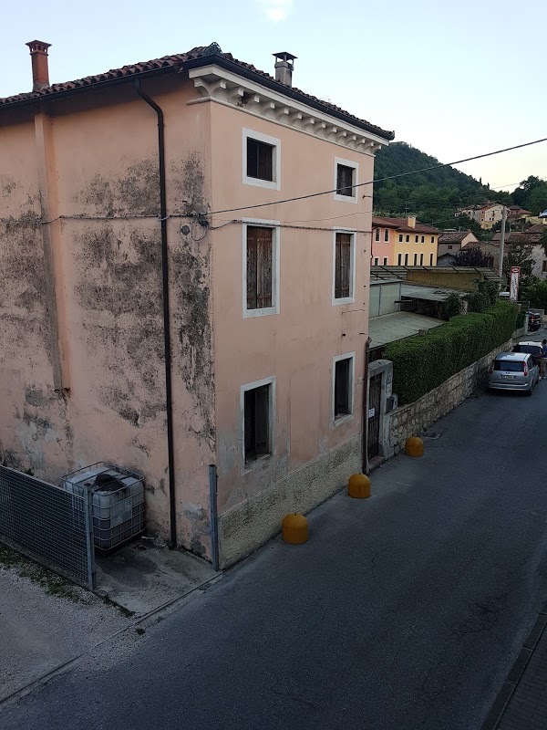 Trattoria Pizzeria Alla Valle Di Gioppo Eugenio, Montecchio Maggiore