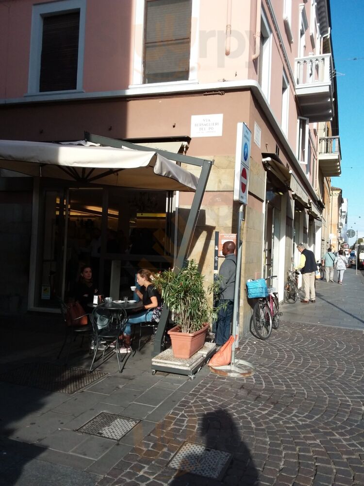 Foto di Pasticceria Caffe' Del Corso Srl - 8/10
