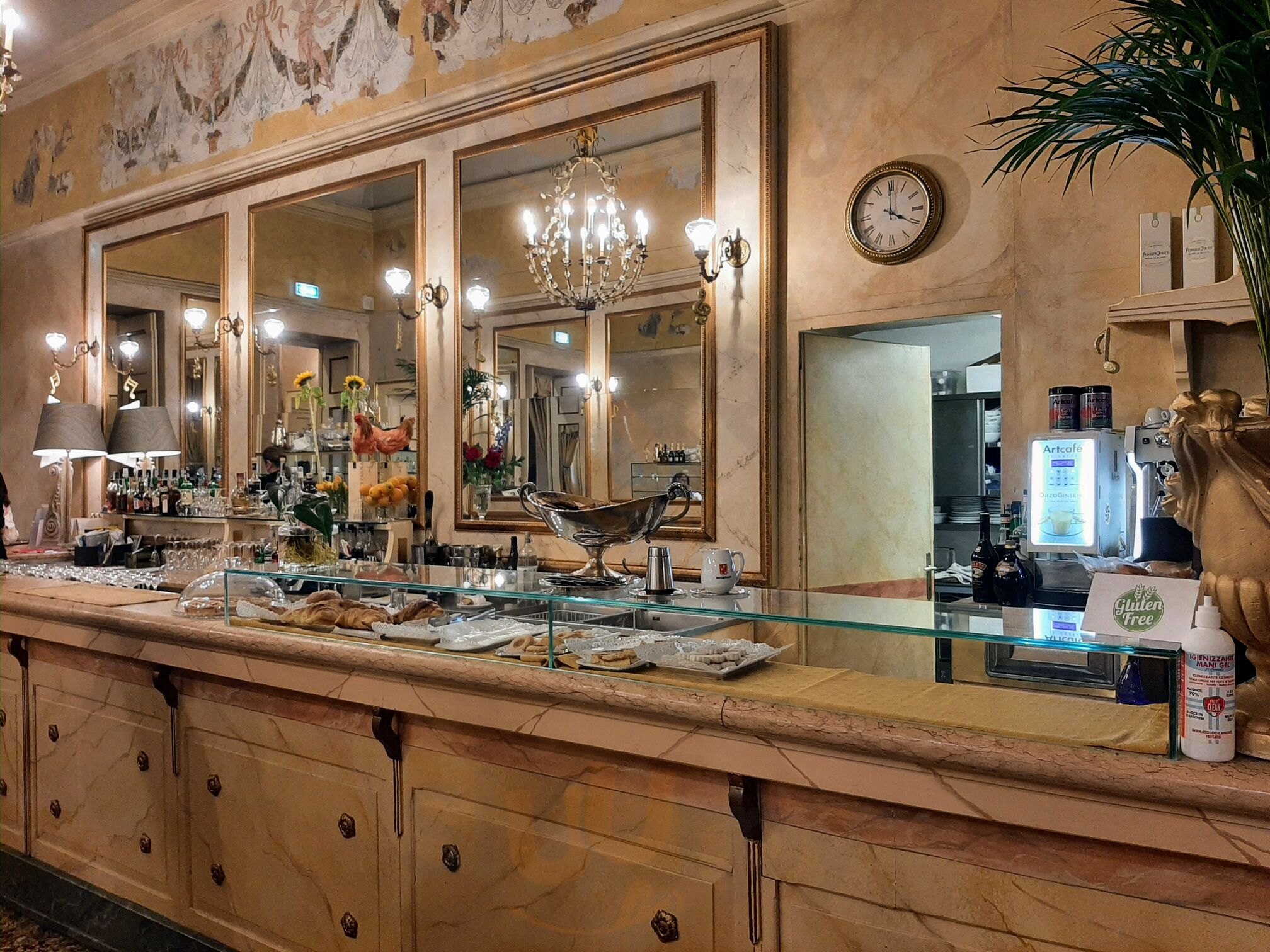 Foto 9 di Caffé Teatro Regio - Parma