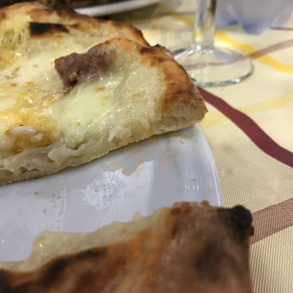 Foto di Ristorante-pizzeria La Piccola Napoli - 10/10