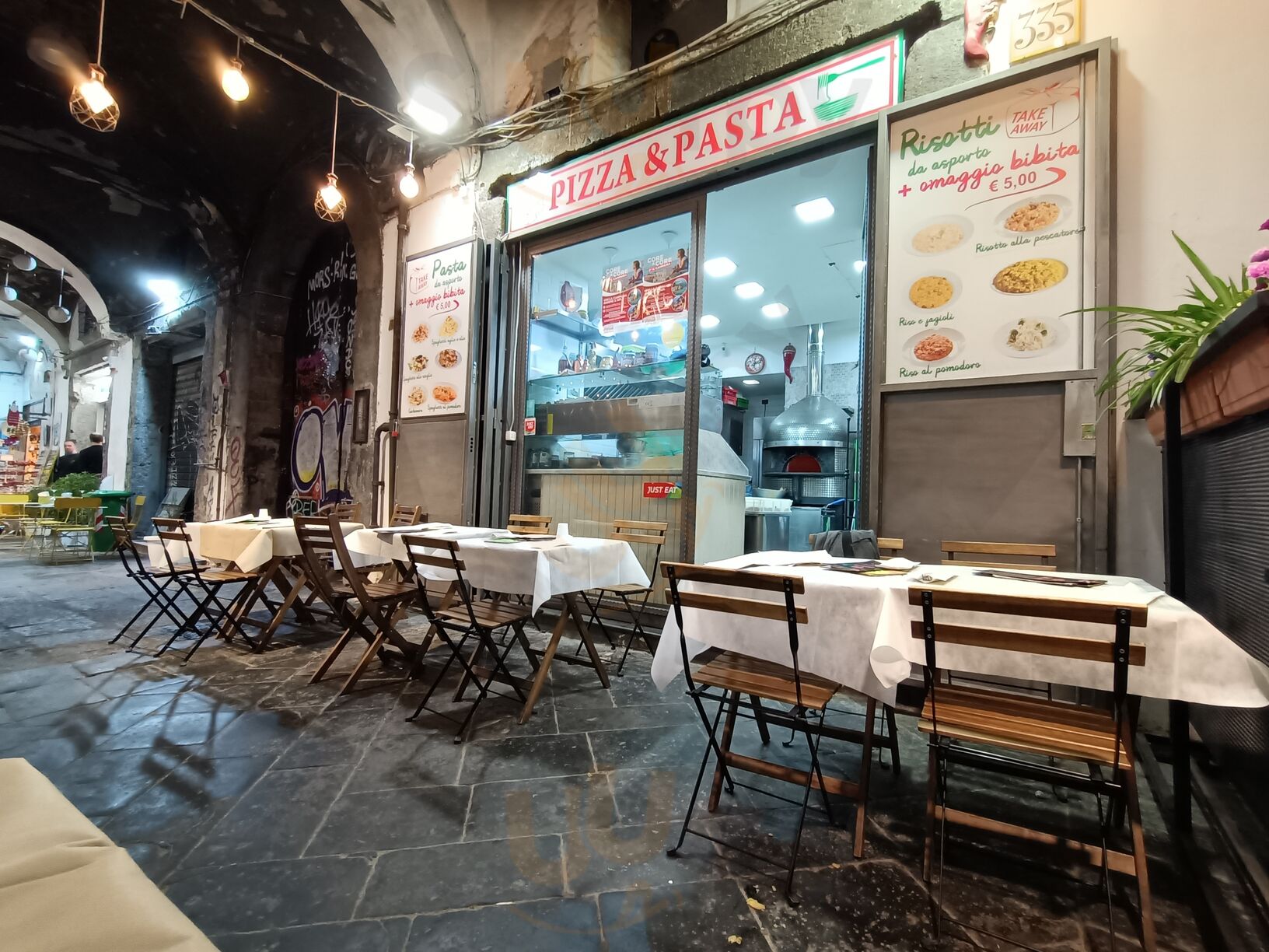 Foto 10 di Pizza E Pummarol - Napoli
