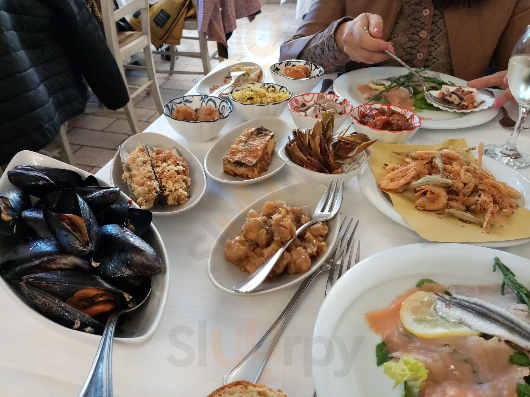 Foto di Antica Taverna Di Capomulini - 9/10