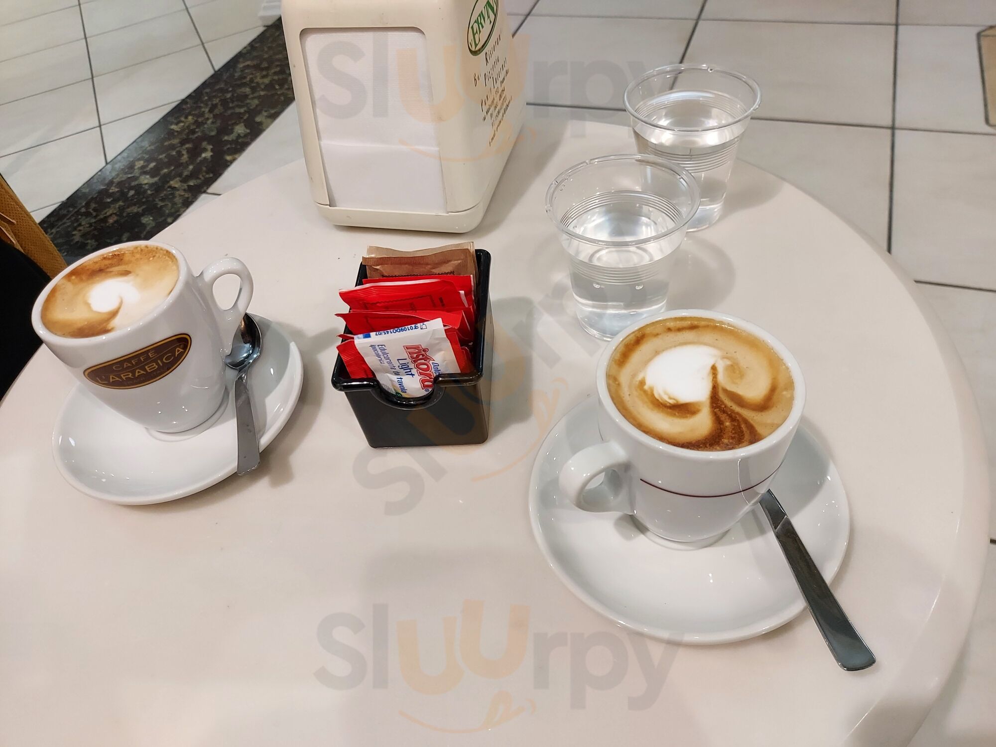 Foto 8 di Ervin Café - Trani