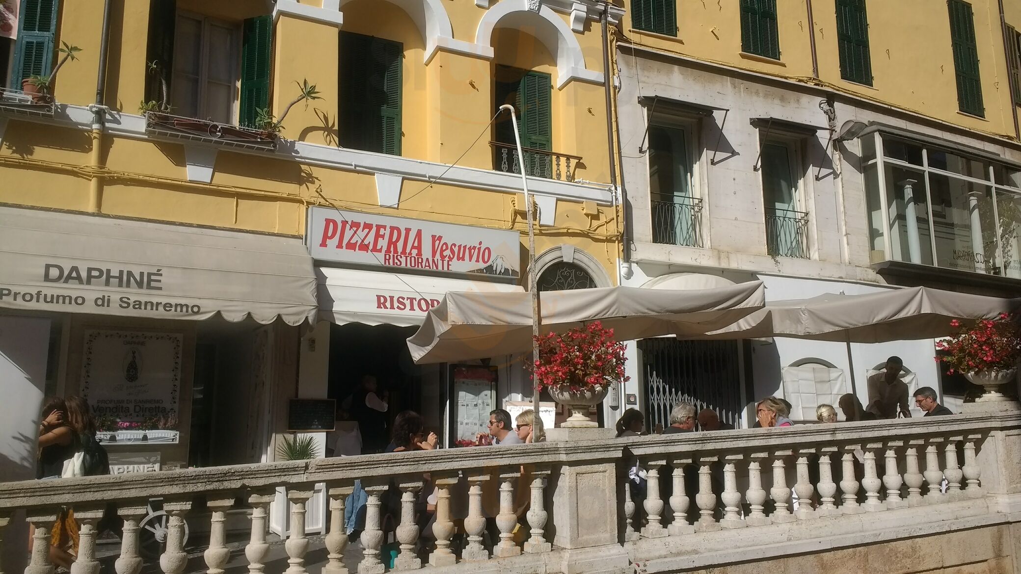 Foto 10 di Bar Caffè Astra - Sanremo