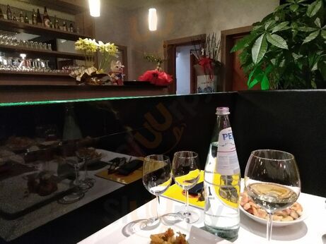 Foto di Asian  Yummy Restaurant - 6/8