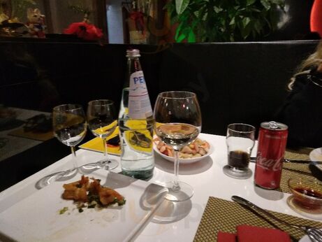 Foto di Asian  Yummy Restaurant - 7/8