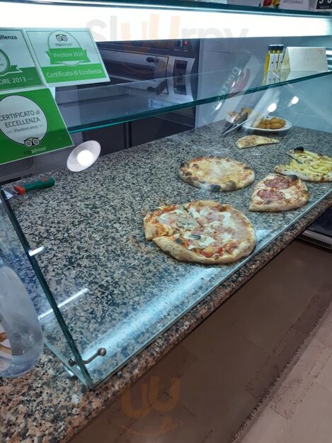 Foto 10 di Pizzeria Adalt - Vieste