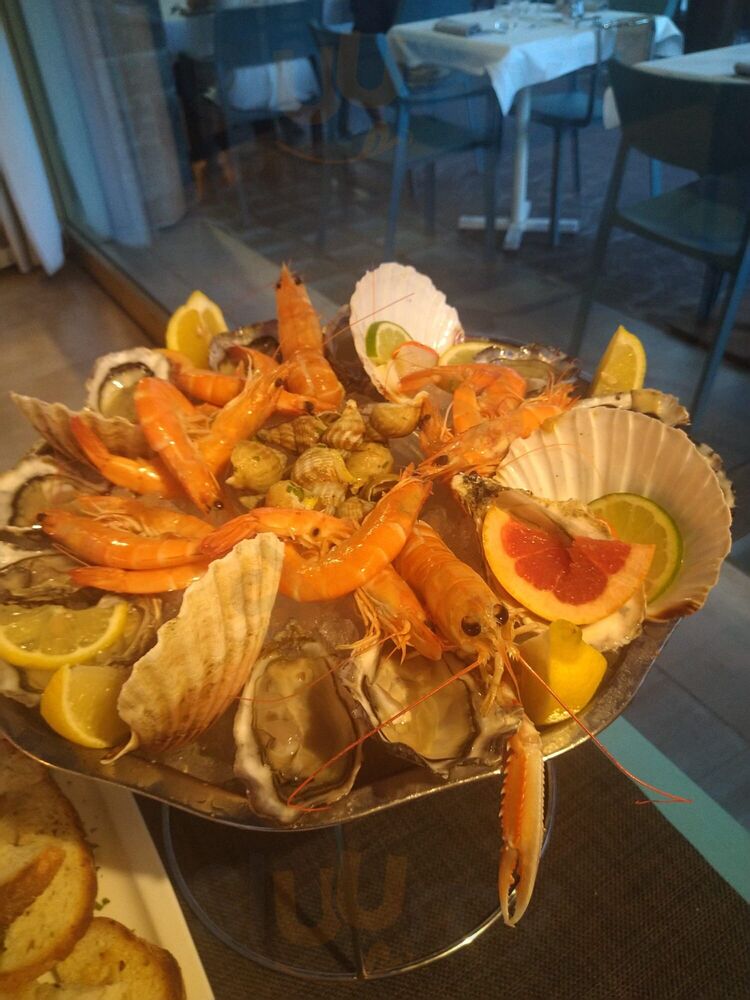 Foto di Atipico Pescheria-degustazione - 10/10