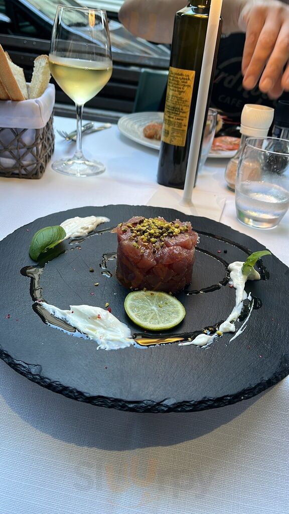 Foto di Atipico Pescheria-degustazione - 6/10