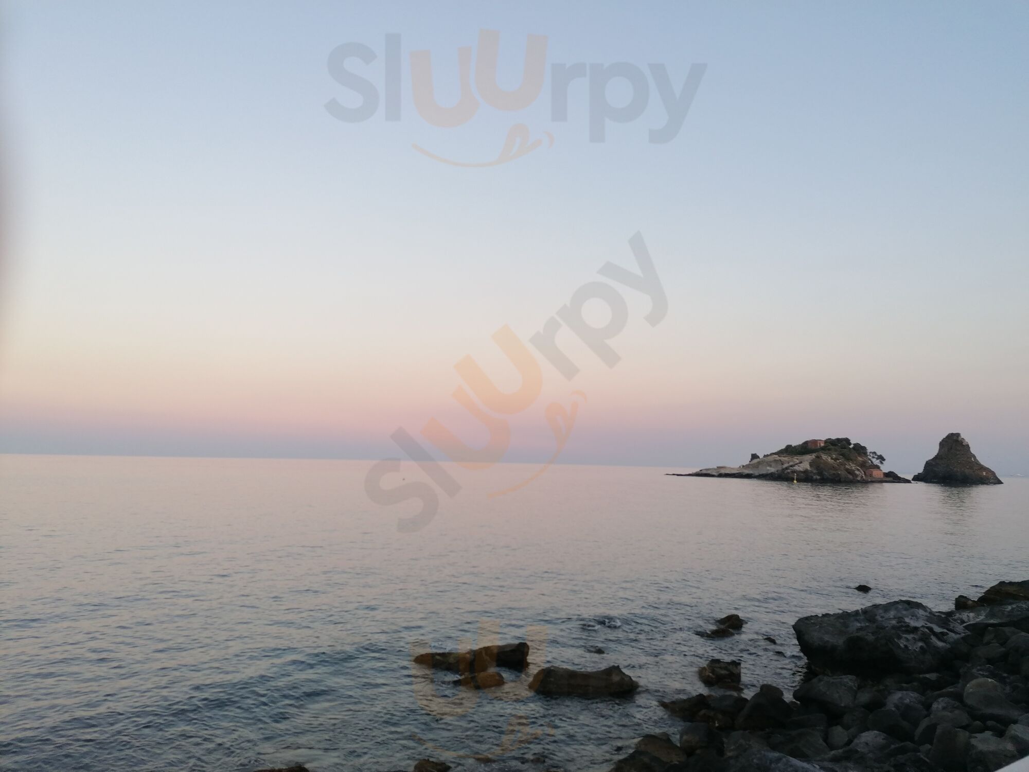 Foto 10 di Jenko 17 - Aci Castello