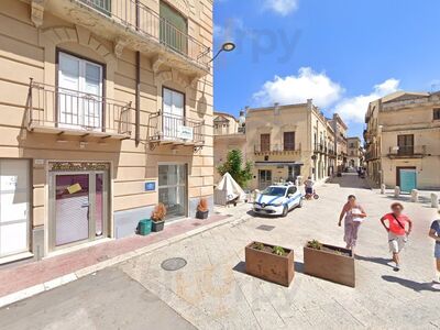 Foto di Habituè Drink & Bistrot - 7/8