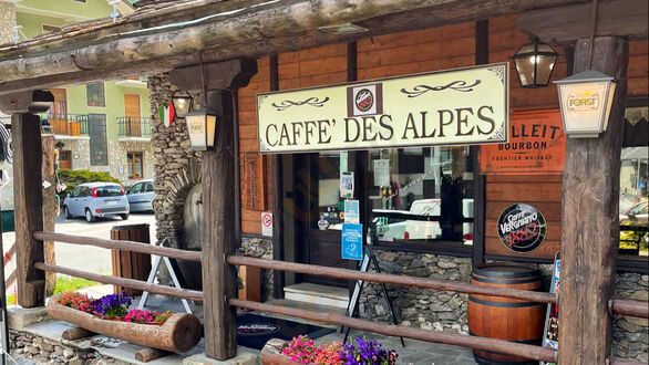 Foto di Caffè Des Alpes - 6/10