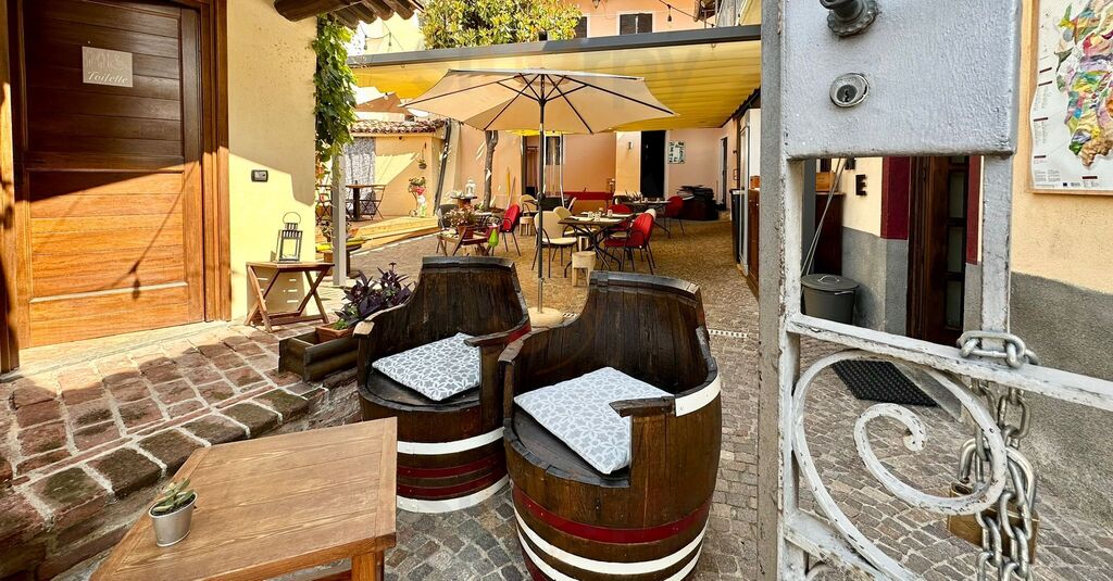 Foto 2 di È ...divino - La Vineria