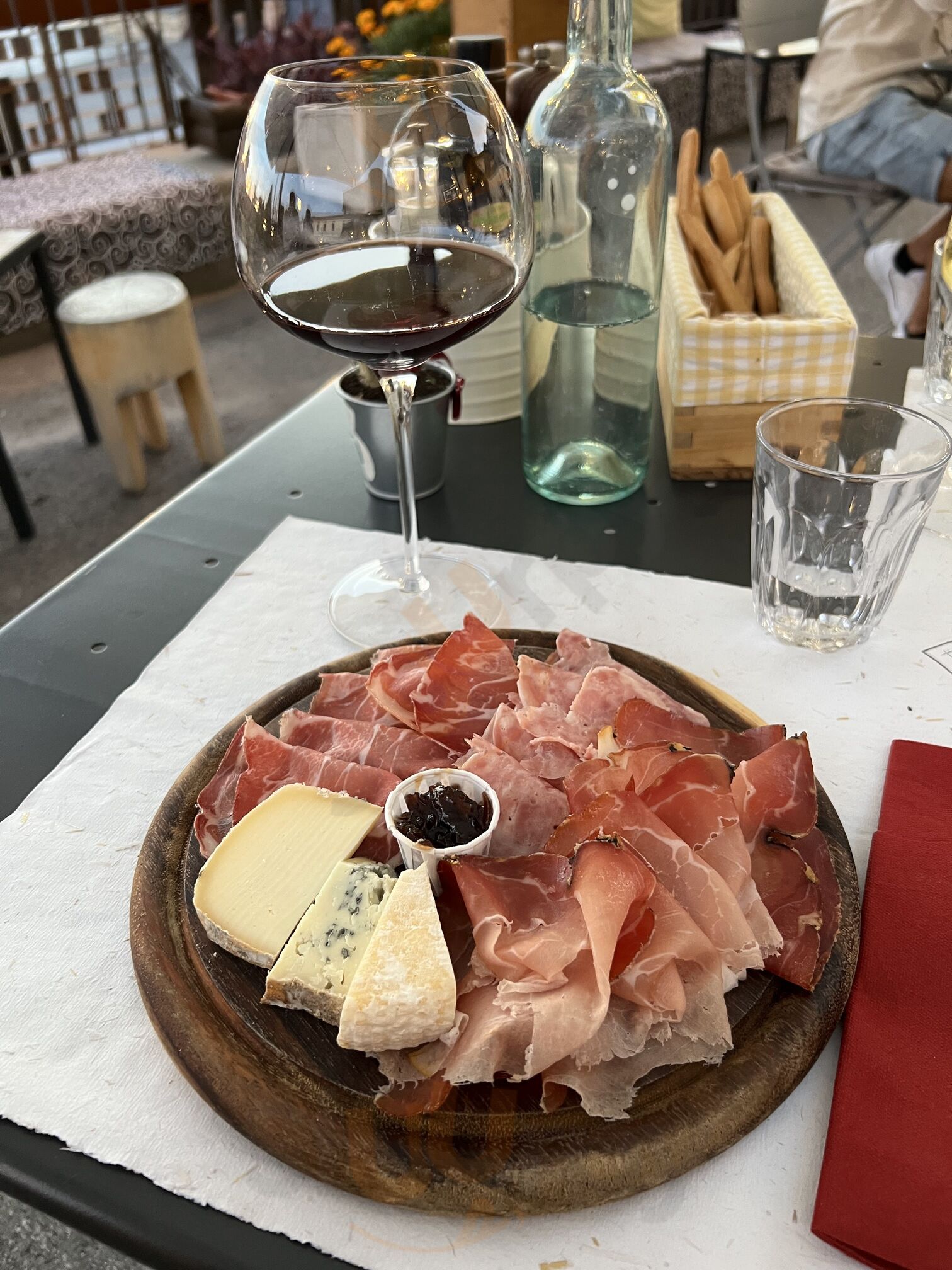 È ...DiVino - La Vineria