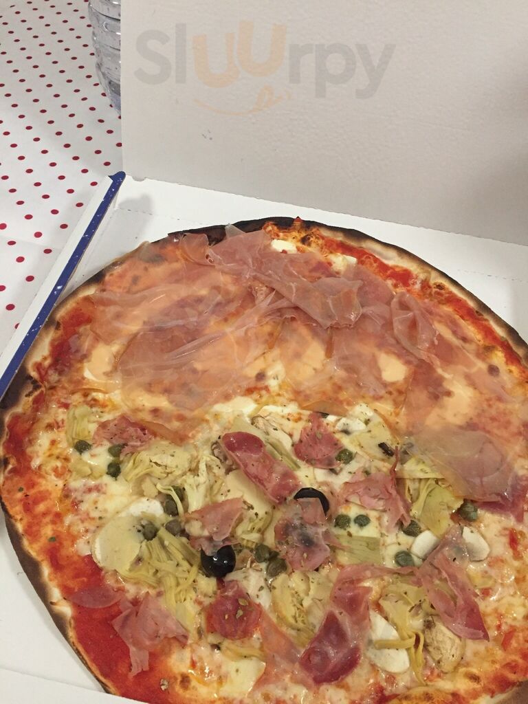 Foto di Pizzeria Due Torri - 6/10