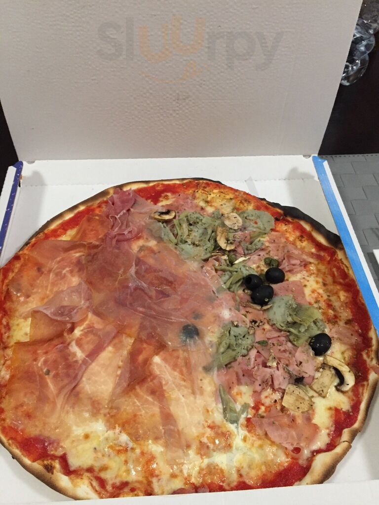 Foto di Pizzeria Due Torri - 7/10