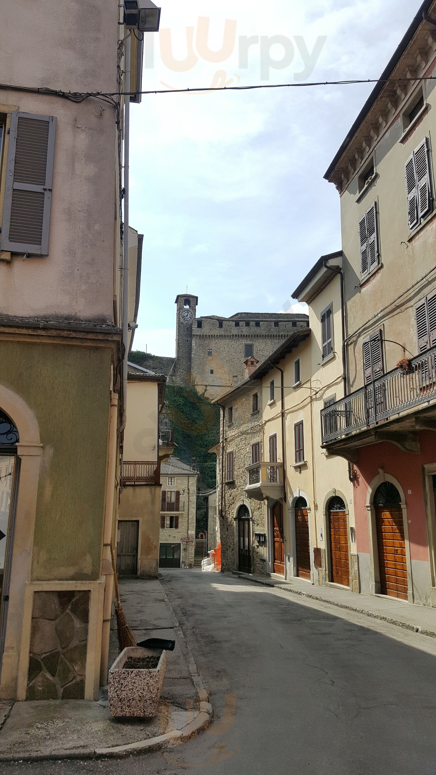 Foto 9 di Bar Della Piazza - Bardi