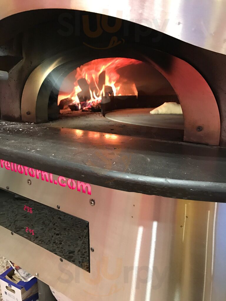 Foto di Pizzeria Luna - 7/10