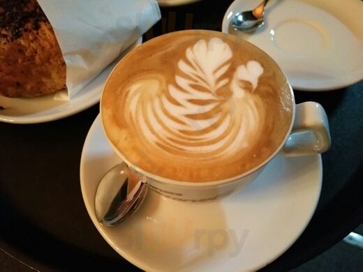 Antico Caffè Del Vapore, Momo