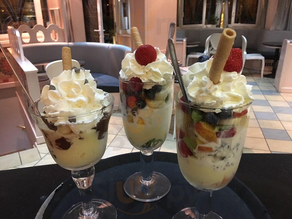 Foto 9 di Caffe' Gelateria Centrale - Storo