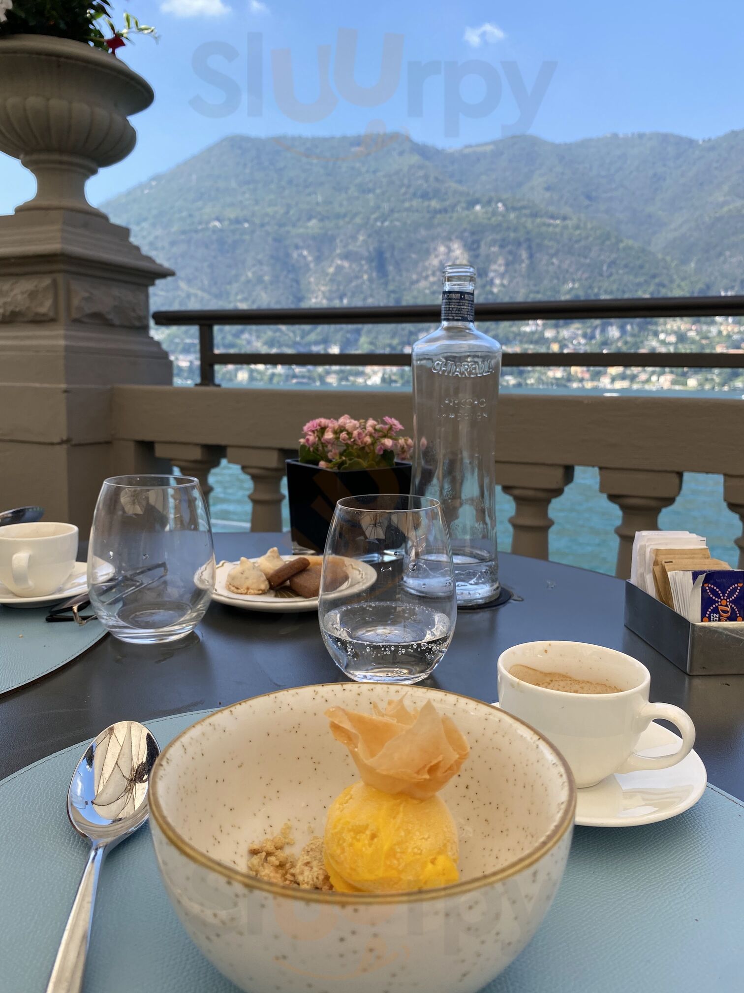 Foto 7 di Co.mo Bar & Bistrot - Blevio