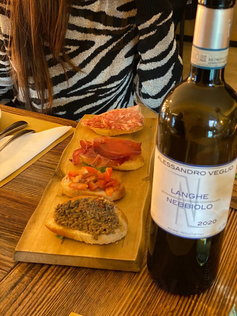 Foto di Hambroeus - Prosciutteria Con Cantina E Piccola Cucina - 7/10