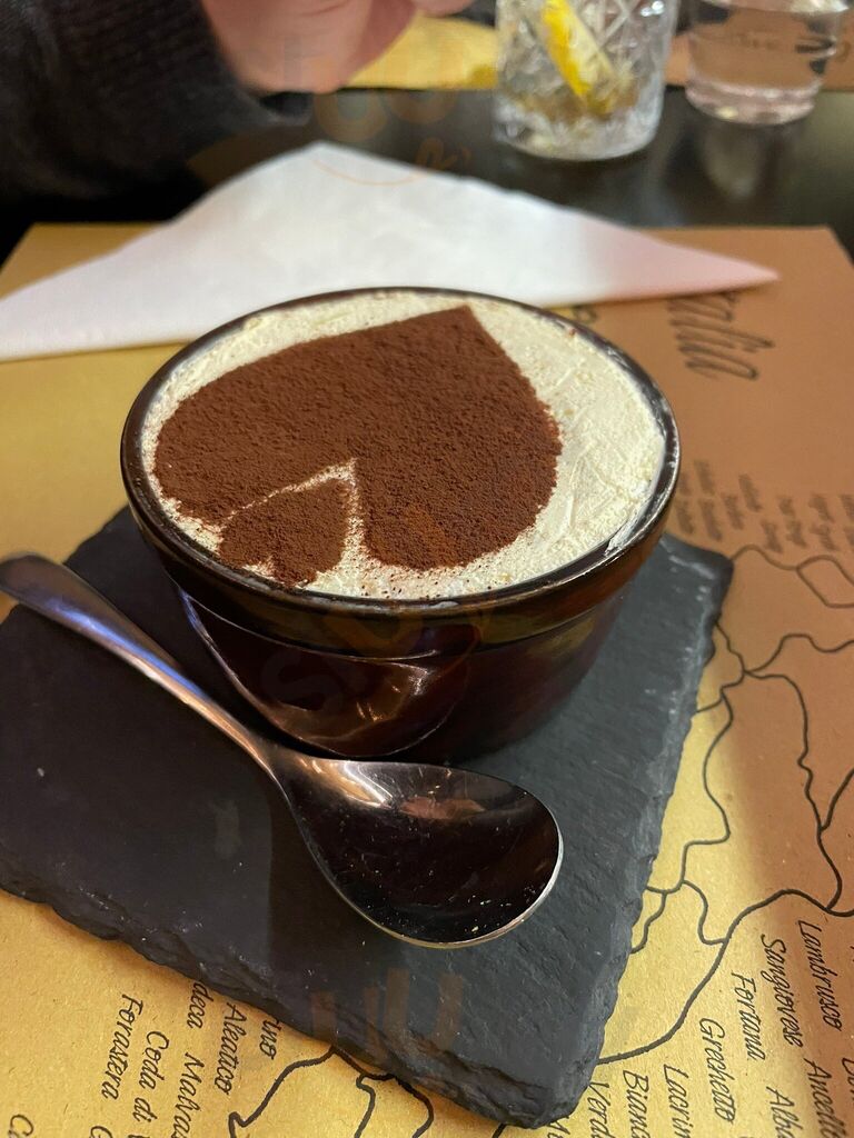 Foto di Hambroeus - Prosciutteria Con Cantina E Piccola Cucina - 9/10