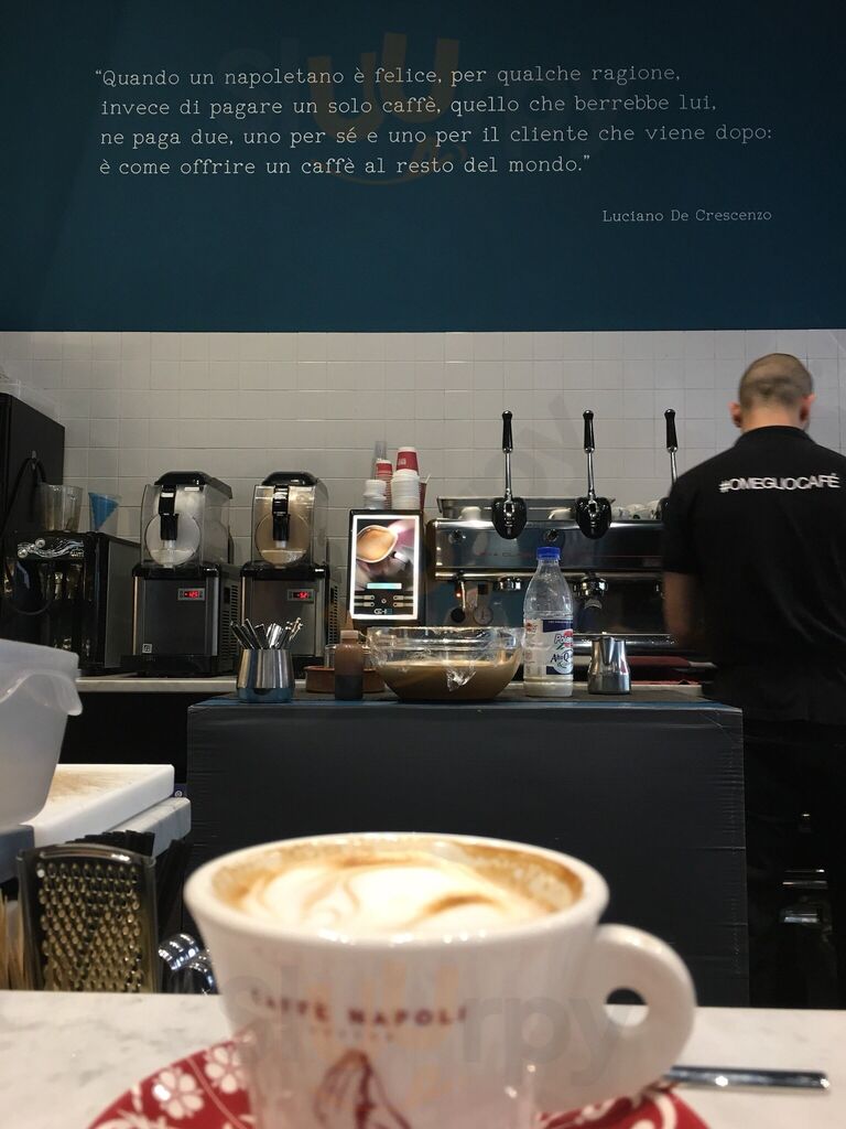 Foto 8 di Caffè Napoli - Milano