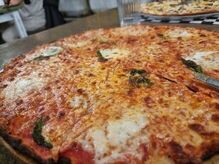 Foto di Mom's Pizza - 6/10