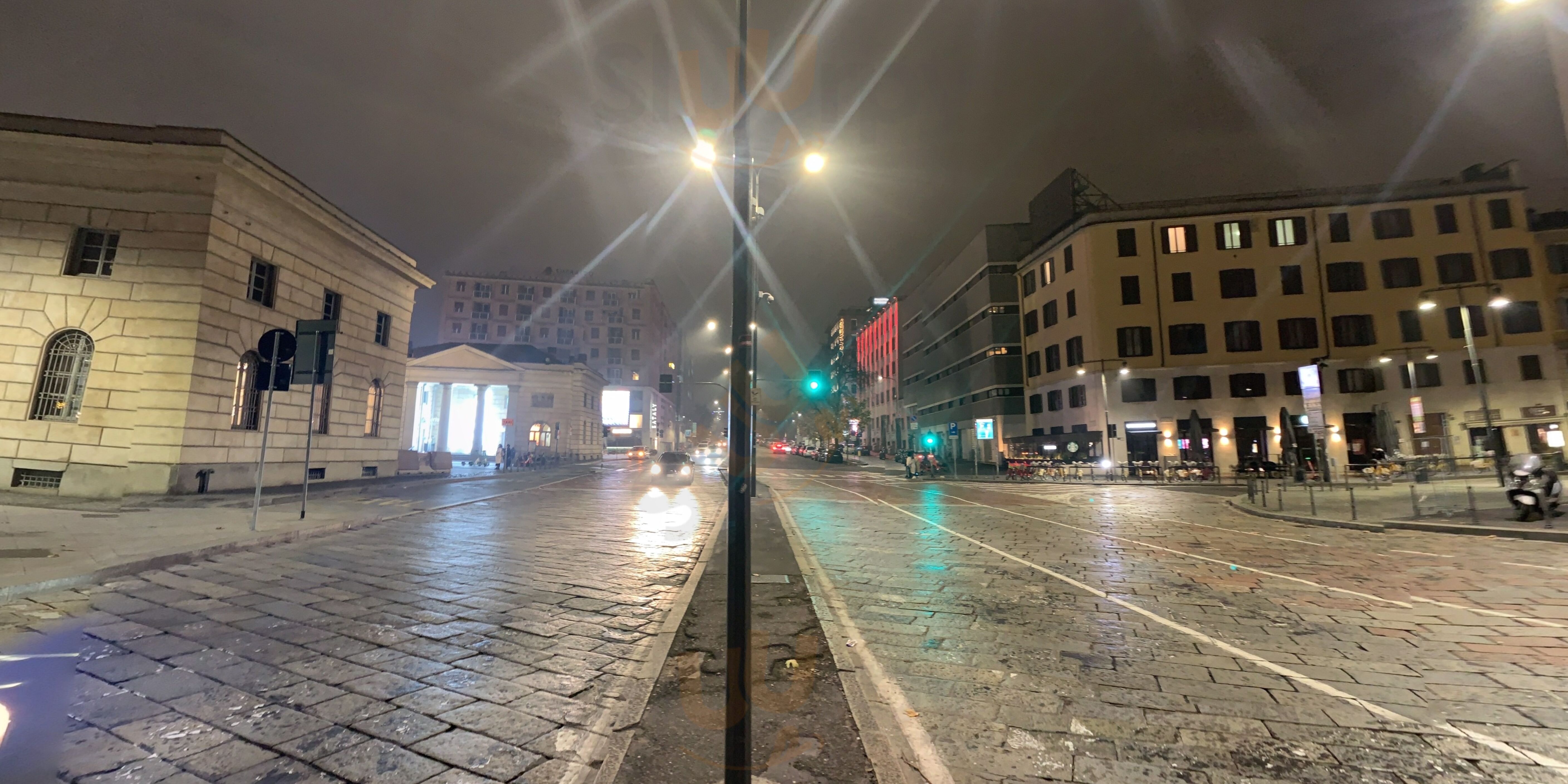 Foto di Starbucks - 1/10