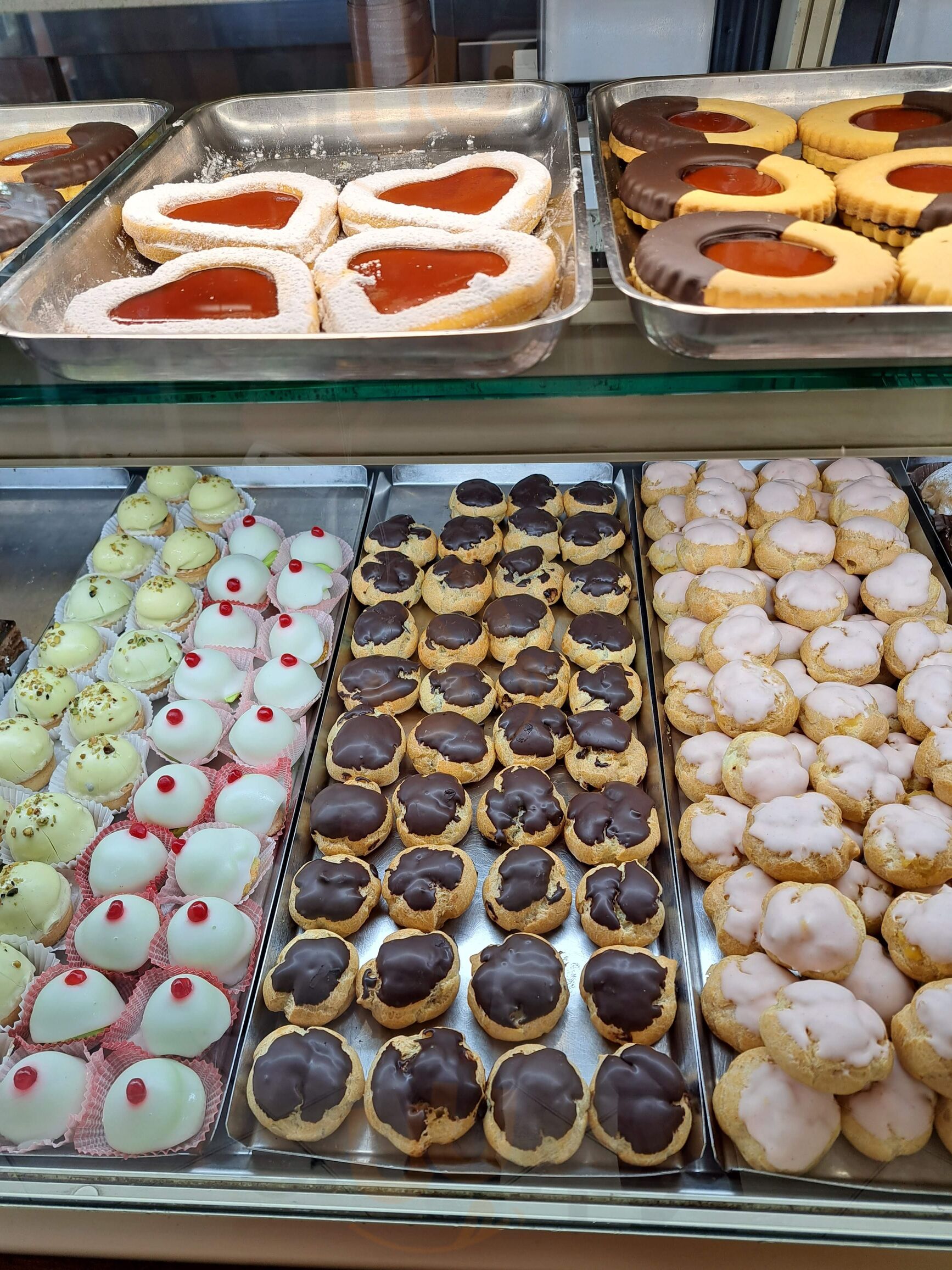 Foto di Pasticceria Sorelle Cerbara - 6/8