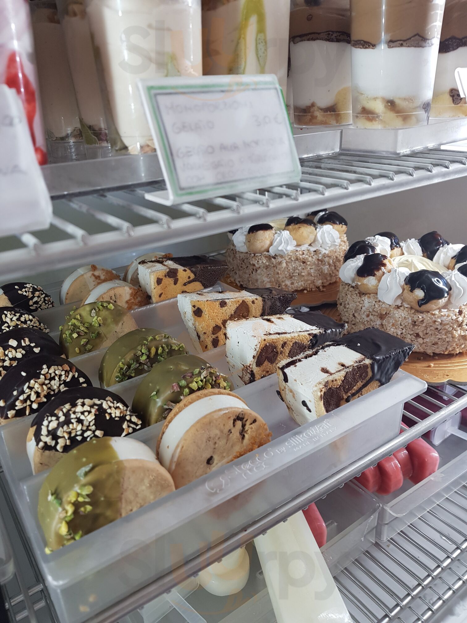 Foto 10 di Gelateria Millegusti - Cuggiono