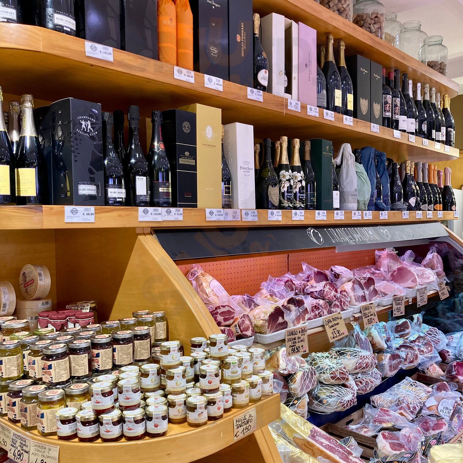 Foto di Salumeria La Rocca Di Silvano Romani - 6/10