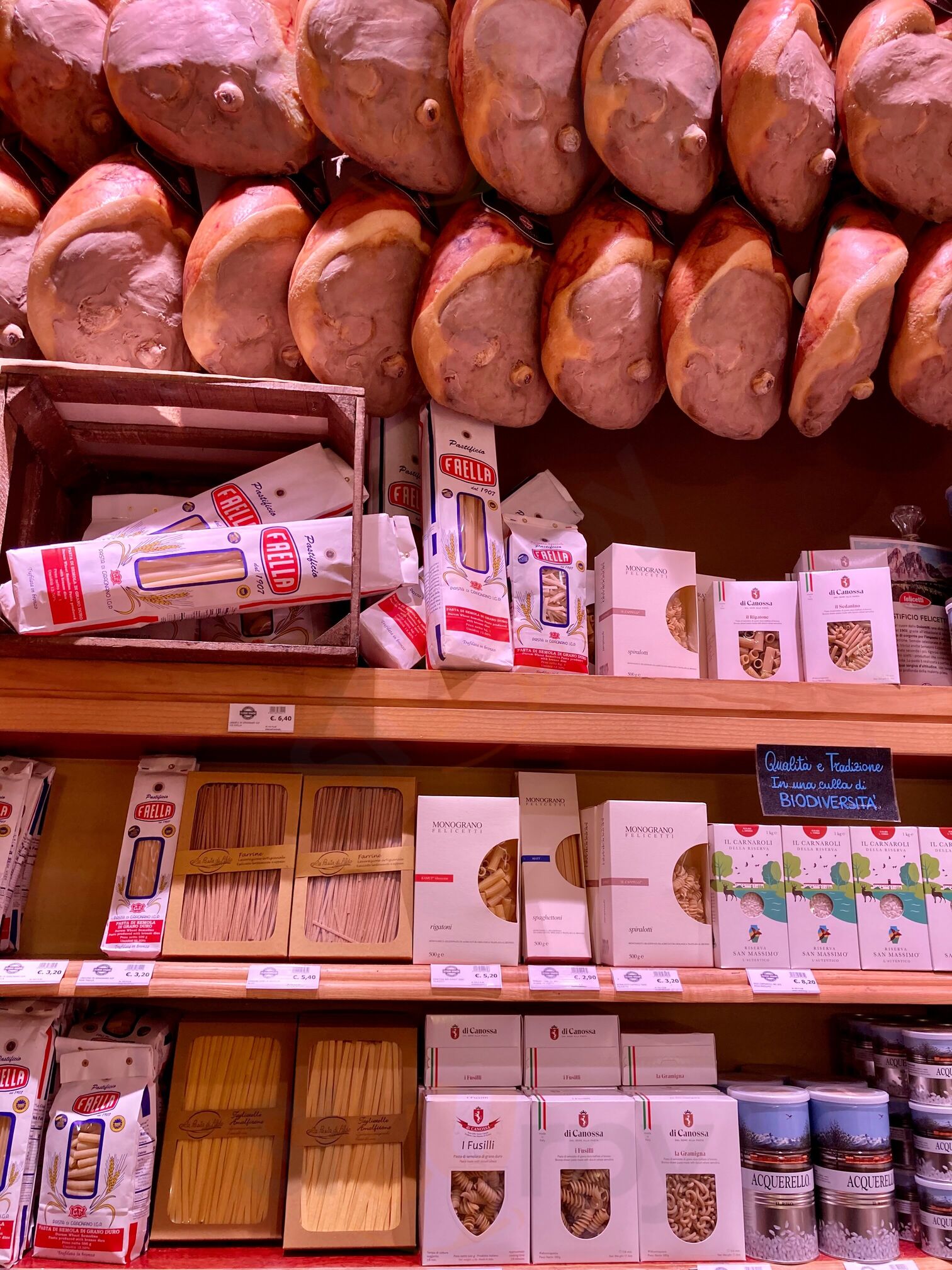 Foto di Salumeria La Rocca Di Silvano Romani - 7/10